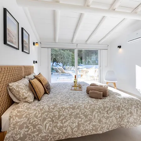 Casa Estrada Da Rocha With Pool Holiday home